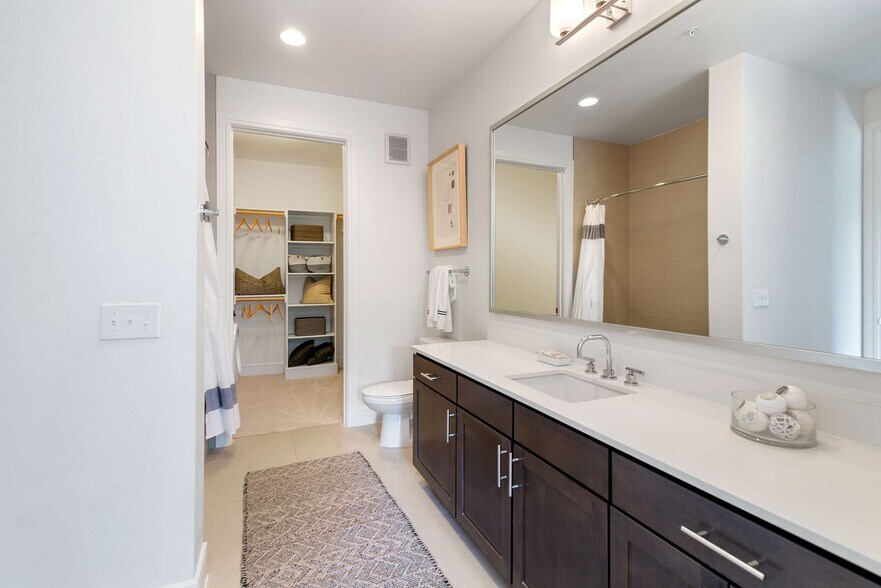 More Photos Of 3200 McKinney Ave, Dallas Multifamily For Sale