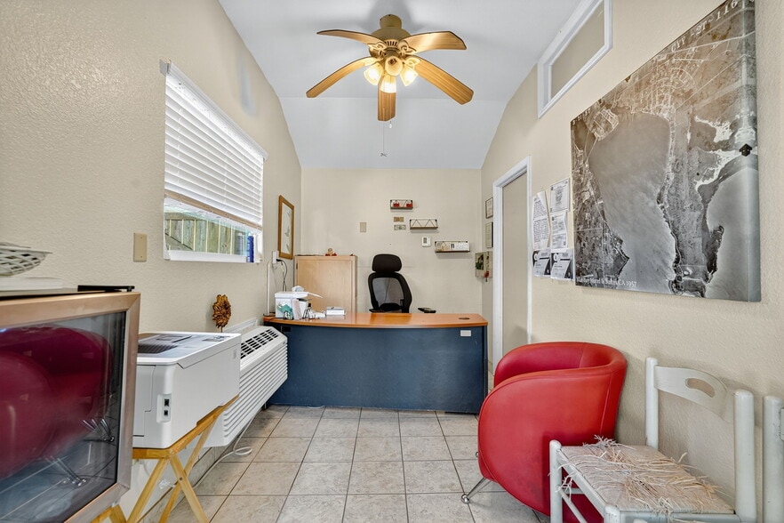 More Photos Of 3110 Phillippe Pky, Safety Harbor Hotel For Sale