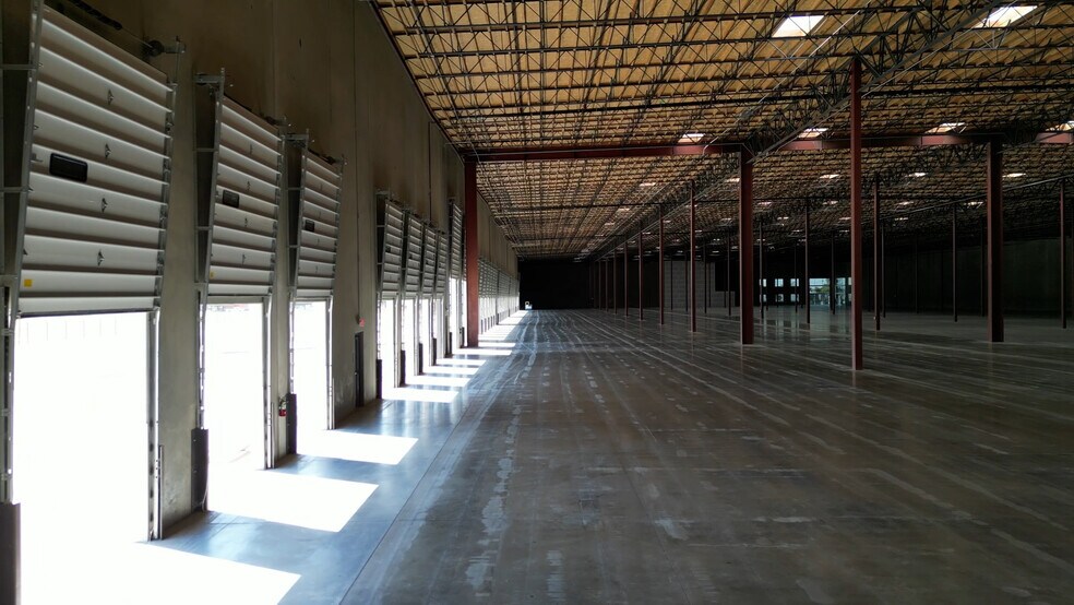 More Photos Of 30152 Road 84, Visalia Distribution For Lease