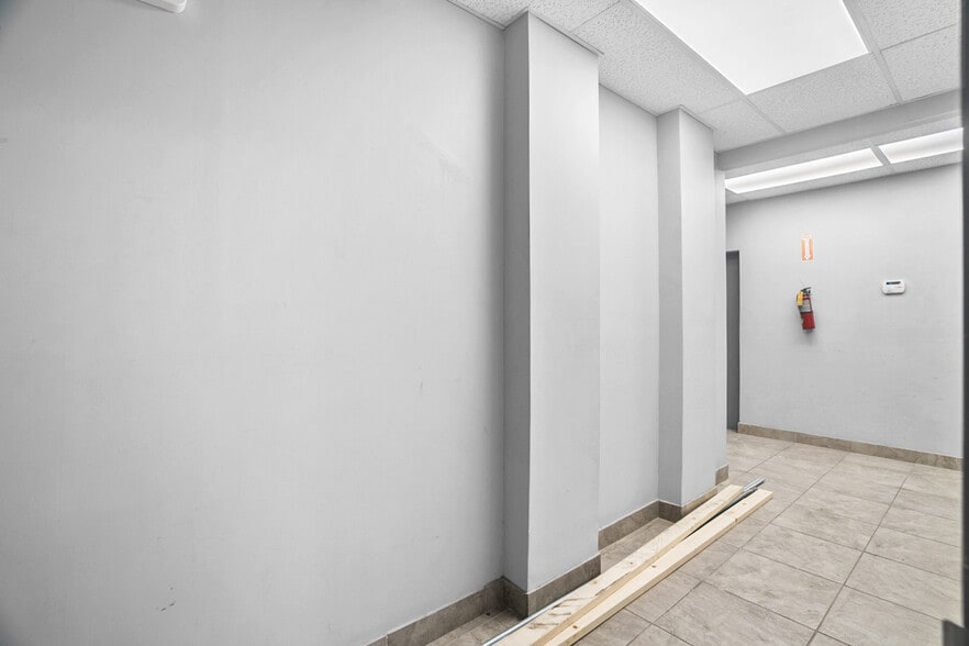 More Photos Of 8200-8358 NW 30th Ter, Doral Warehouse For Lease