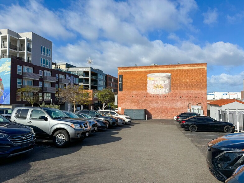 More Photos Of 800 W Ivy St, San Diego Storefront Retail Office For Lease