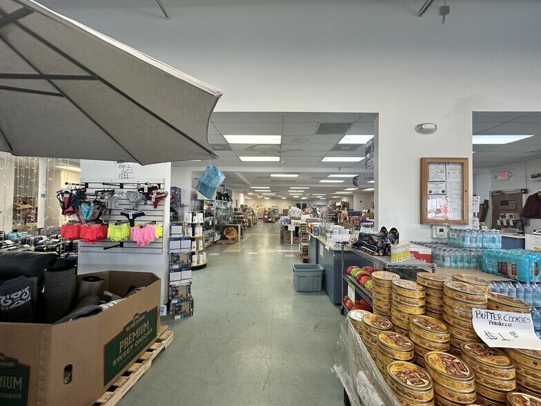 More Photos Of 1883 NW 38th Ave, Lauderhill Light Distribution For Sale