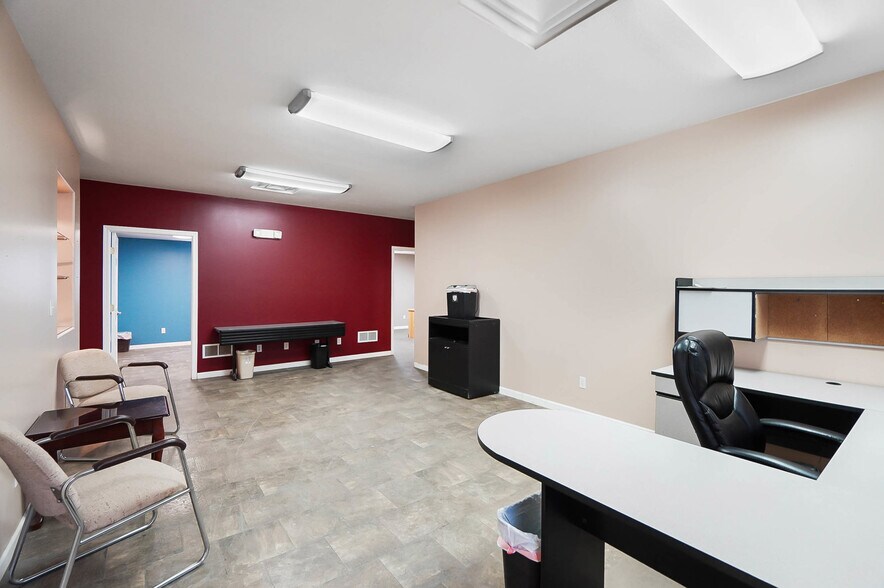 More Photos Of 6220 Knollwood Rd, Springfield Warehouse For Sale