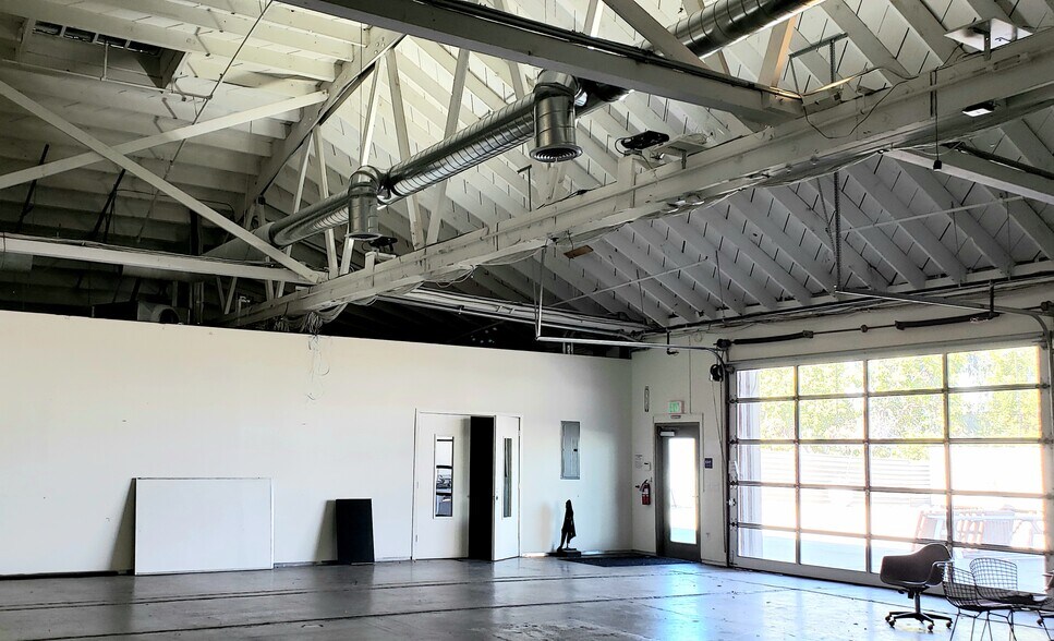 More Photos Of 3249 S La Cienega Blvd, Culver City Unknown For Lease