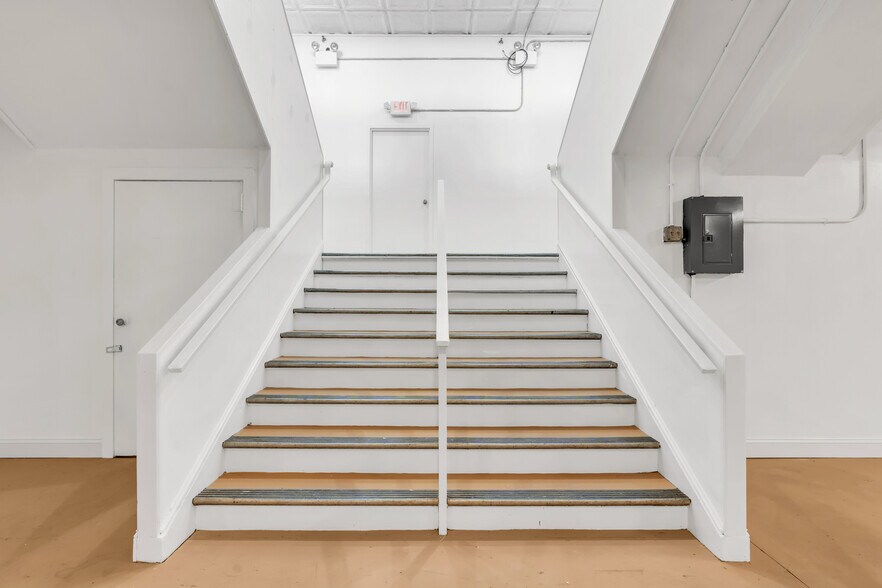 More Photos Of 1 American Legion Dr, Keyport General Retail For Lease