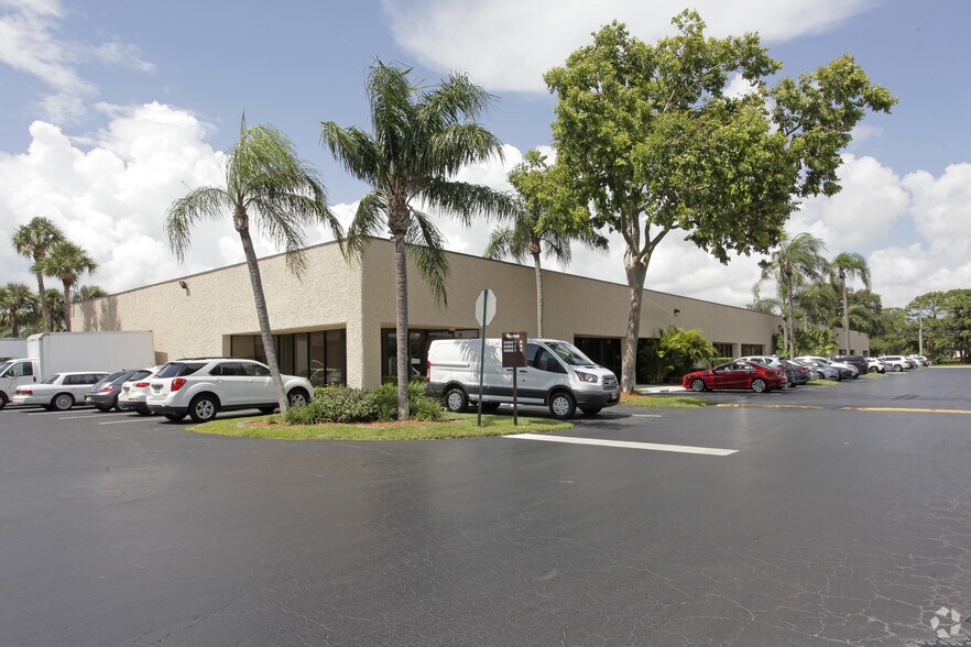Primary Photo Of 406-442 SW 12th Ave, Deerfield Beach Distribution For Lease