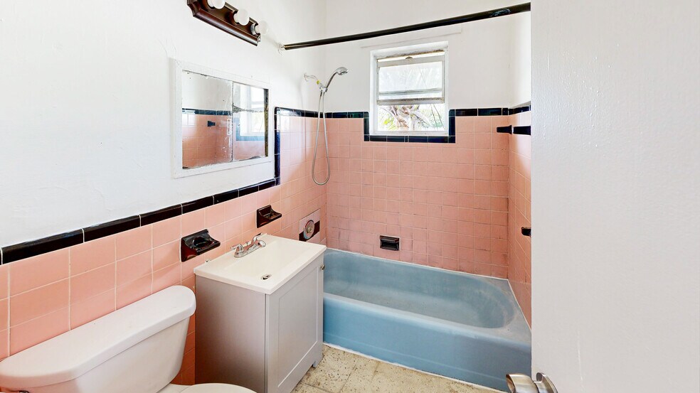 More Photos Of 1478 NW 2nd Ave, Florida City Multifamily For Sale