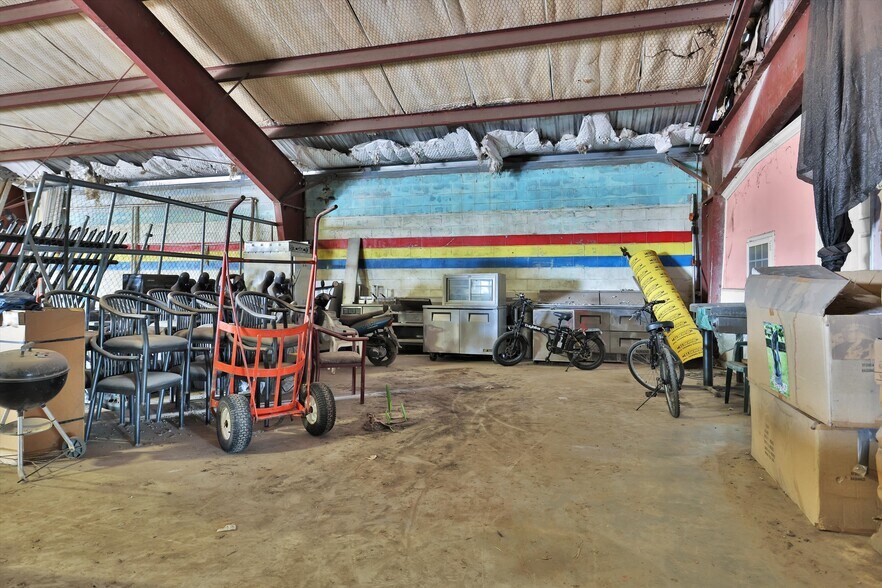 More Photos Of 510 61st St, Galveston Warehouse For Sale