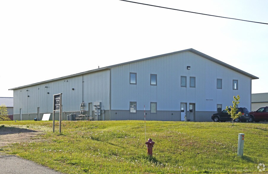 More Photos Of 300-308 33rd Ave S, Waite Park Light Distribution For Lease