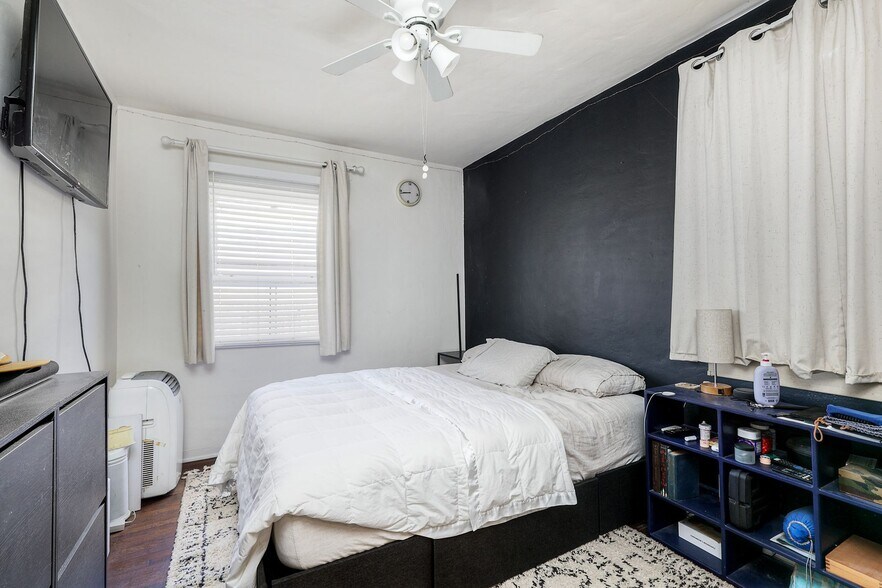 More Photos Of 4918 Del Monte Ave, San Diego Multifamily For Sale