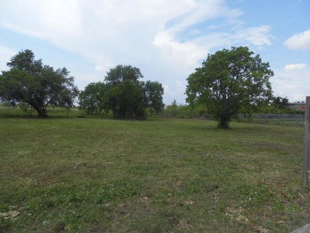 More Photos Of 1631 Main St, La Marque Land For Sale