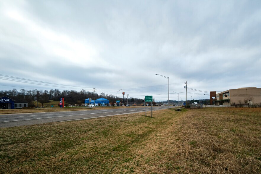 More Photos Of 2141 N Charles G Seivers Blvd, Clinton Land For Lease