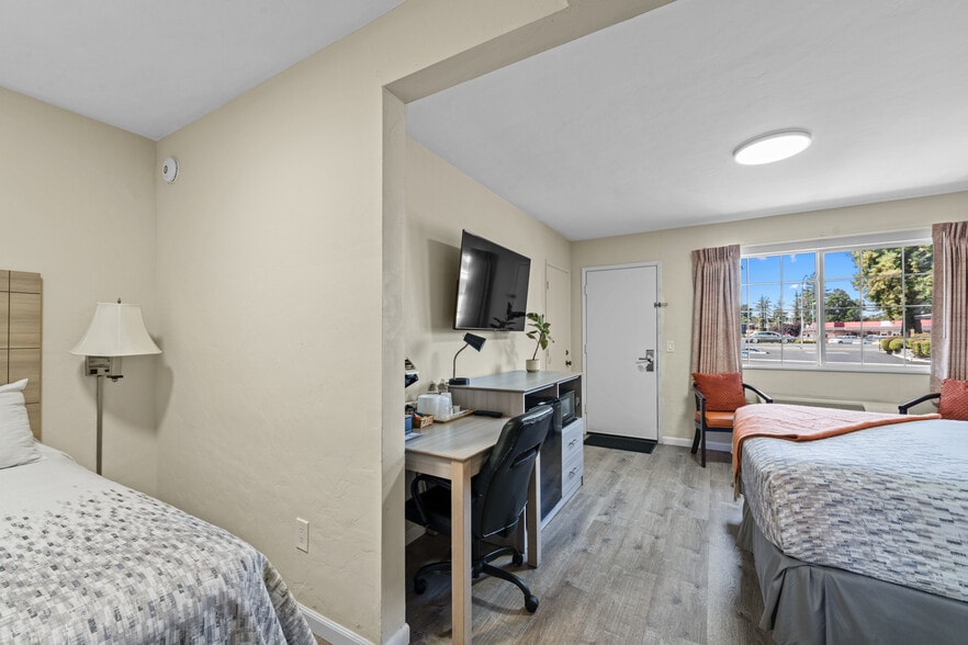 More Photos Of 1736 Santa Rosa Ave, Santa Rosa Hotel For Sale