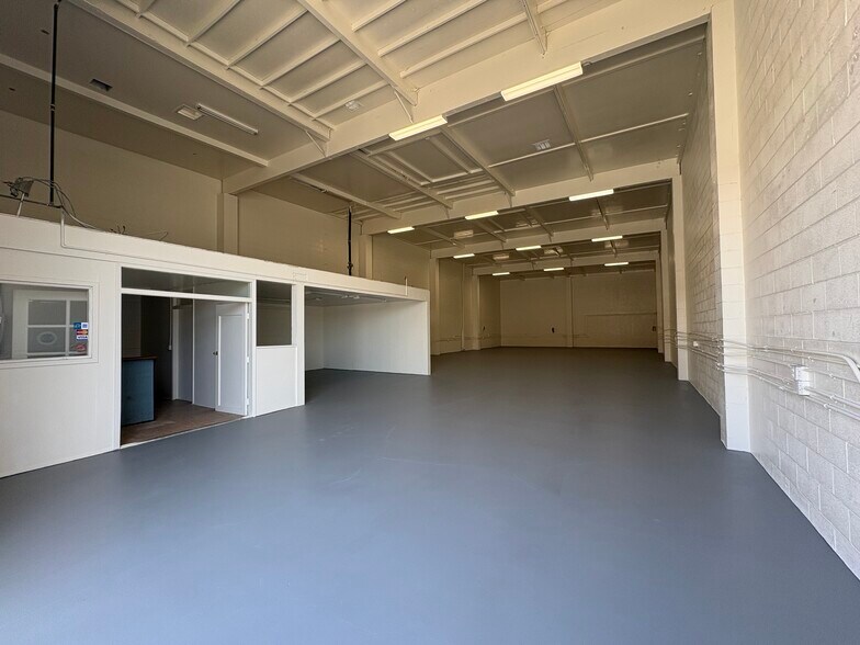 More Photos Of 1850 Cesar Chavez St, San Francisco Service For Lease