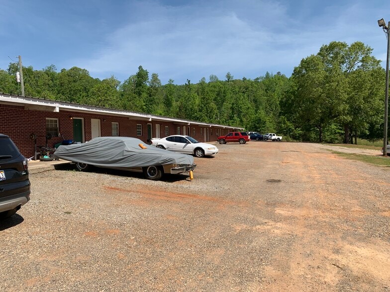 More Photos Of 1900 Old Shocco Rd, Talladega Apartments For Sale