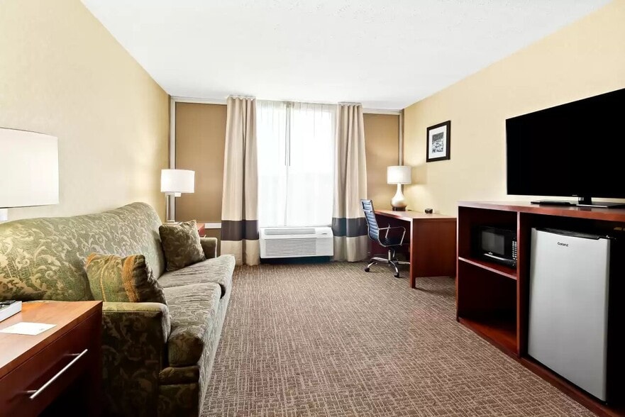 More Photos Of 2541 Chestnut Ridge Rd, Grantsville Hotel For Sale