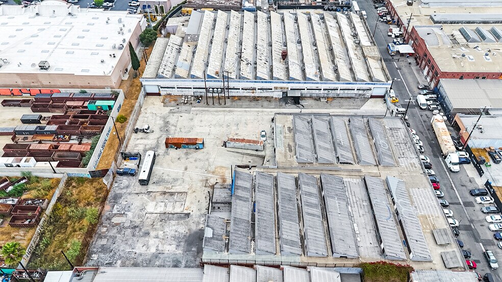 More Photos Of 911-931 E 59th St, Los Angeles Land For Lease