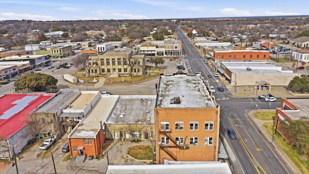 More Photos Of 100 W Central Ave, Comanche General Retail For Sale
