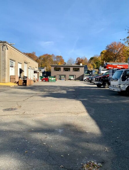 More Photos Of 23-25 Garfield Ave, Woburn Office For Lease