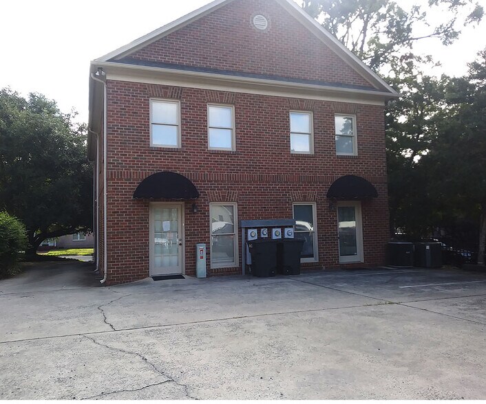More Photos Of 1704 East Blvd, Charlotte Office For Lease