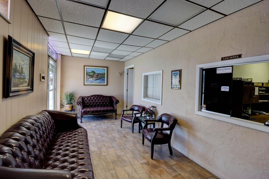 More Photos Of 2110 S Cleveland Ave, Fort Myers Office For Sale