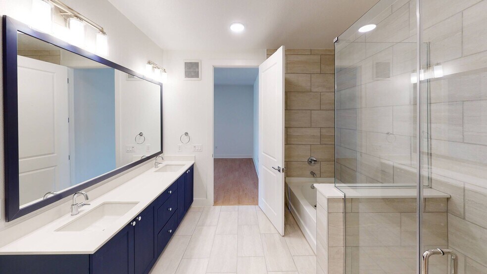 More Photos Of 1911 Philomena St, Austin Apartments For Lease