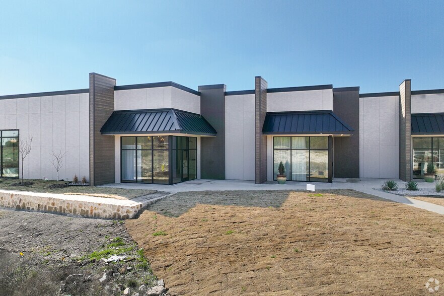 More Photos Of 5100 Kelly Rd, Fort Worth General Retail For Lease