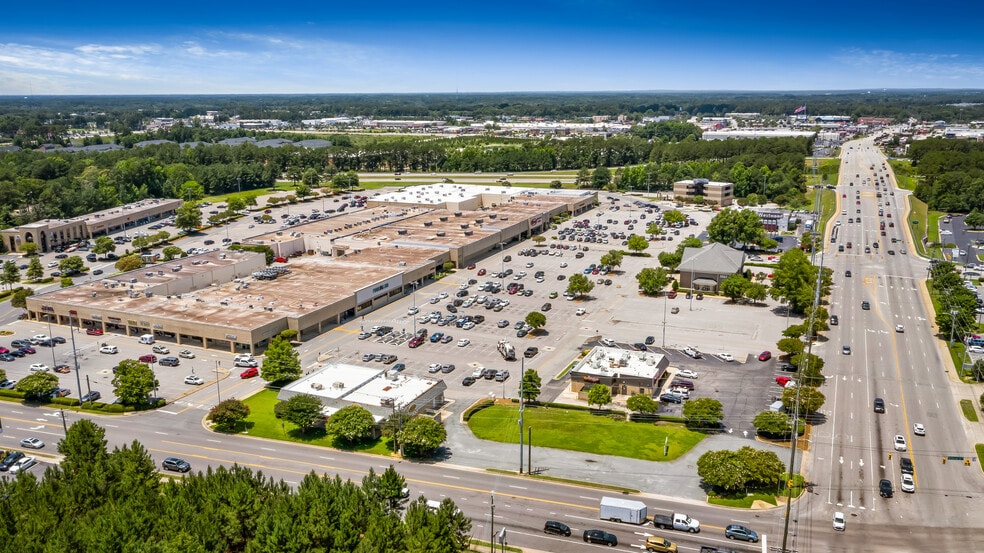 More Photos Of 102-400 Westwood Shopping Ctr, Fayetteville Unknown For Lease