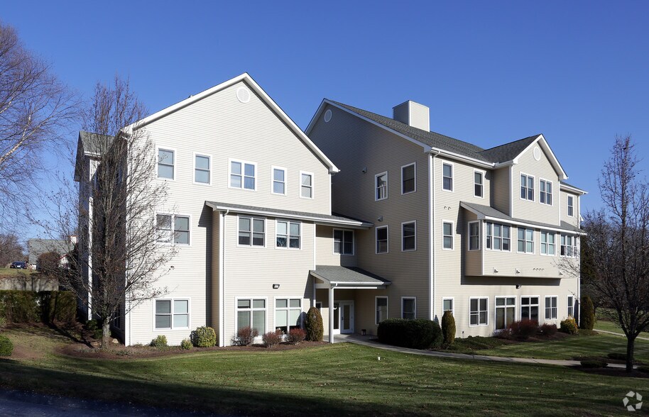 More Photos Of 1130 Ten Rod Rd, North Kingstown Medical For Sale