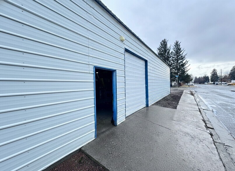 More Photos Of 213 S Rail St W, Shoshone Storefront For Sale