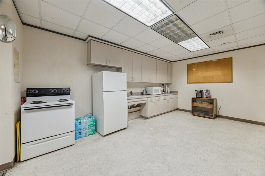 More Photos Of 1701-1707 Tidwell Rd, Houston Warehouse For Sale