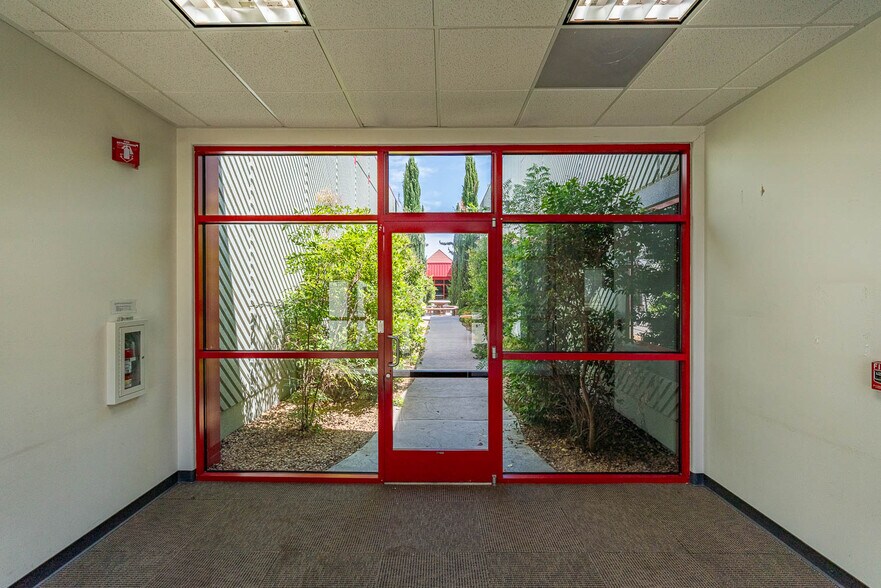 More Photos Of 314-320 E Avenue K6, Lancaster Industrial For Lease
