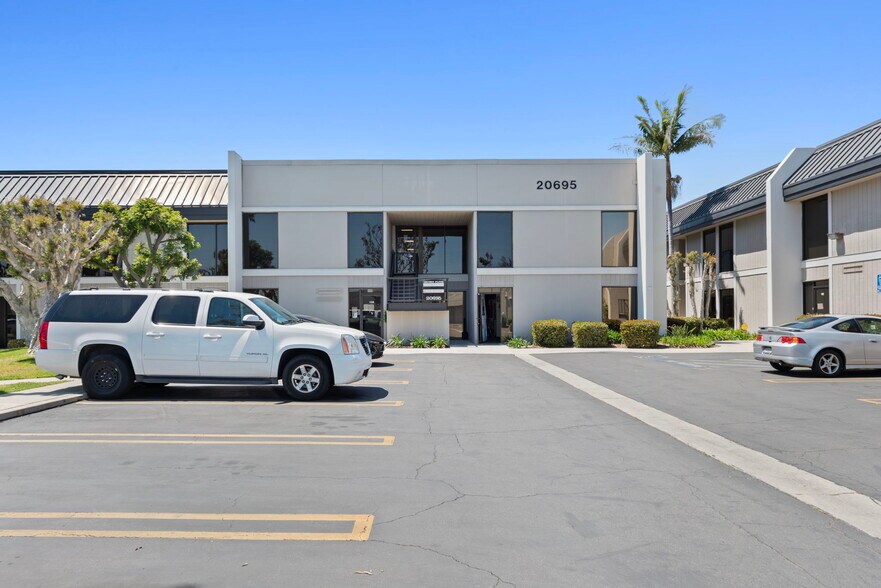 More Photos Of 20695 S Western Ave, Torrance Flex For Lease