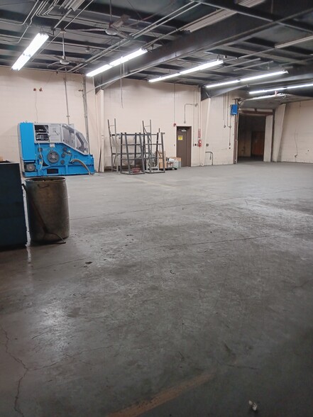 More Photos Of 501 W 11th St, Panama City Light Manufacturing For Lease