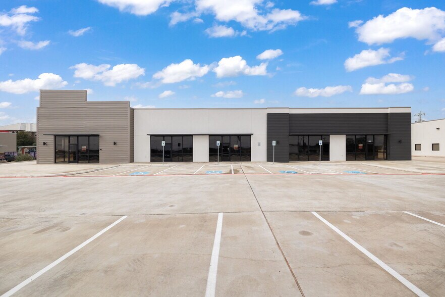 More Photos Of 9179 FM 78, Converse Storefront For Lease