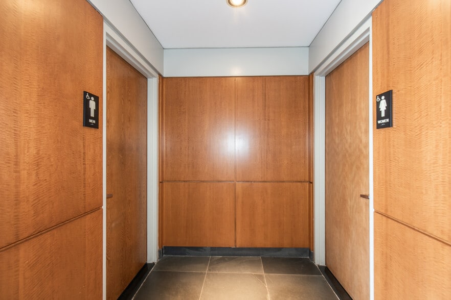 More Photos Of 575 Jericho Tpke, Jericho Office For Sale