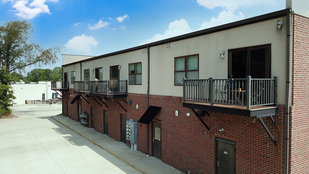 More Photos Of 1391 MT Zion Pky, Mount Zion General Retail For Sale