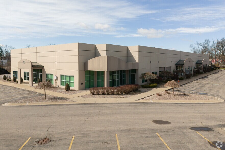 Primary Photo Of 3790 Commerce Ct, North Tonawanda Light Distribution For Lease