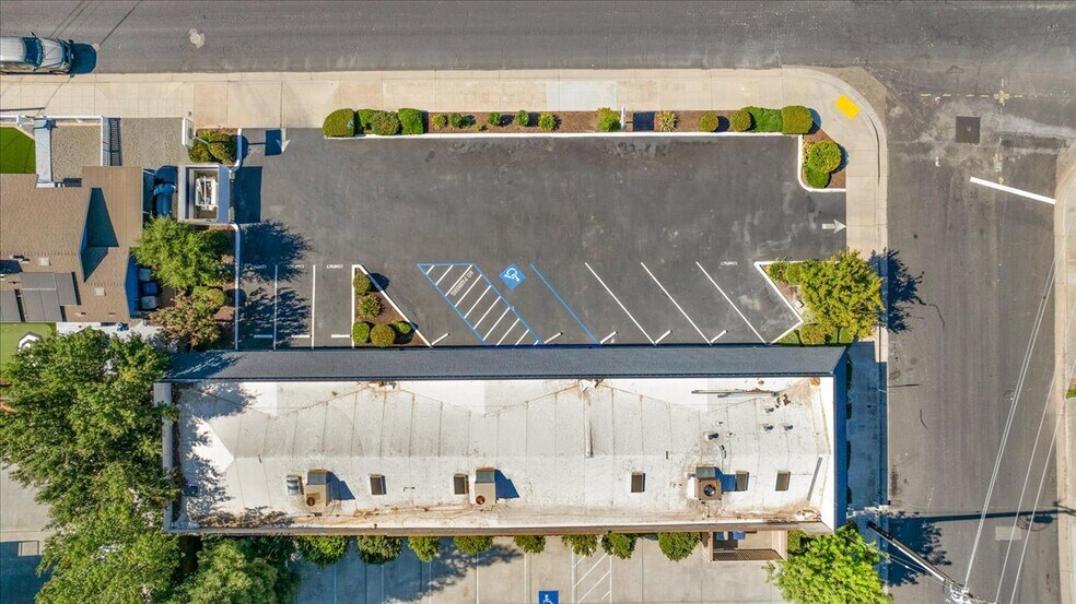 More Photos Of 324-330 Bullard Ave, Clovis Office For Sale