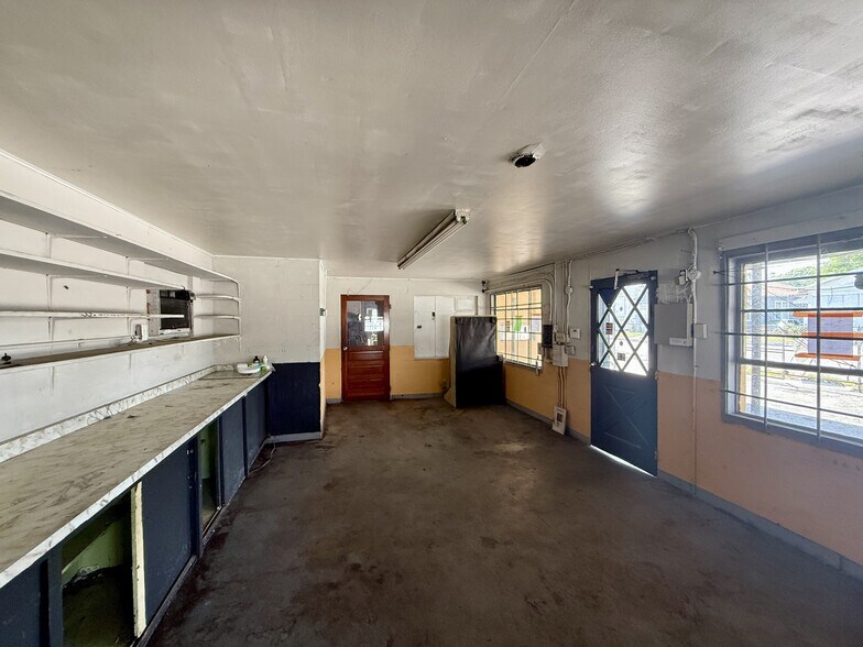 More Photos Of 3425 N 15th St, Tampa Auto Repair For Sale