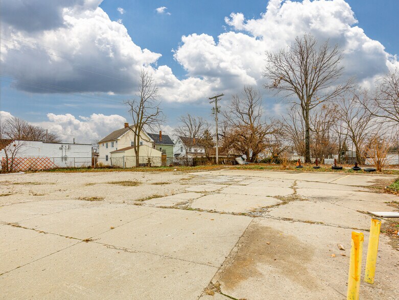 More Photos Of 13931 Lorain Ave, Cleveland Land For Sale