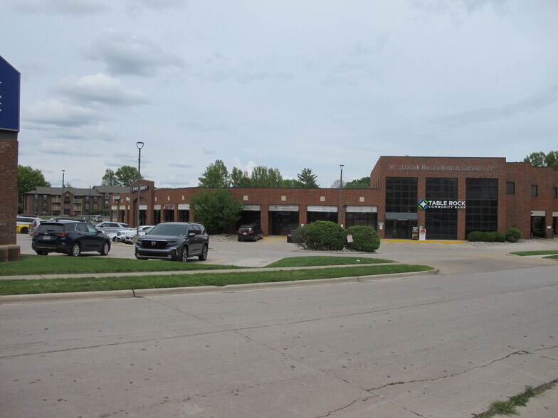 More Photos Of 3510-3550 S National Ave, Springfield Unknown For Lease