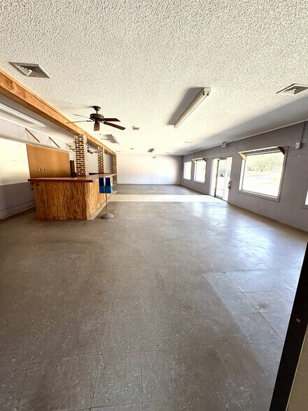 More Photos Of 3215 Crawfordville Hwy, Crawfordville Convenience Store For Lease