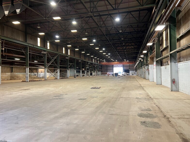 More Photos Of 1 Chandler Rd, Amherst Distribution For Sale