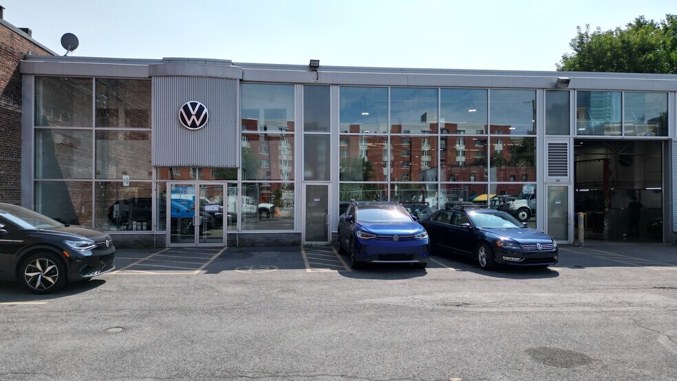 Primary Photo Of 280 Rue Young, Montréal Auto Repair For Lease