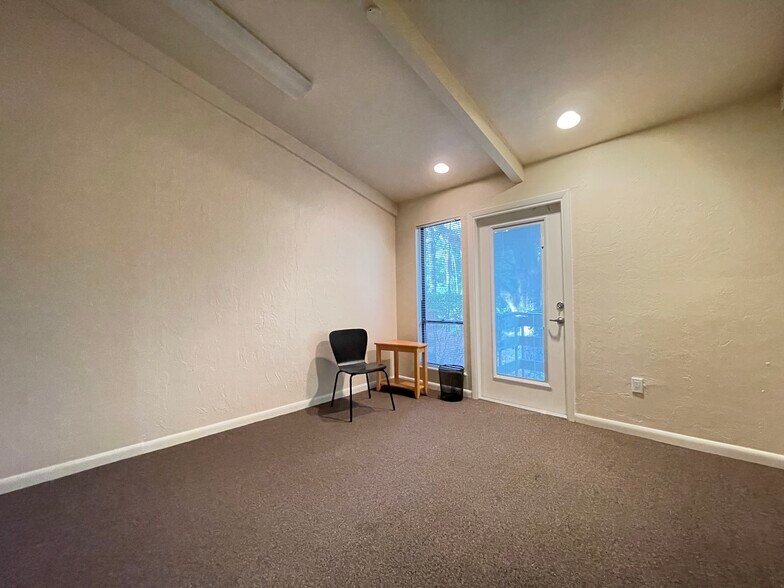 More Photos Of 7328 W University Ave, Gainesville Office For Lease