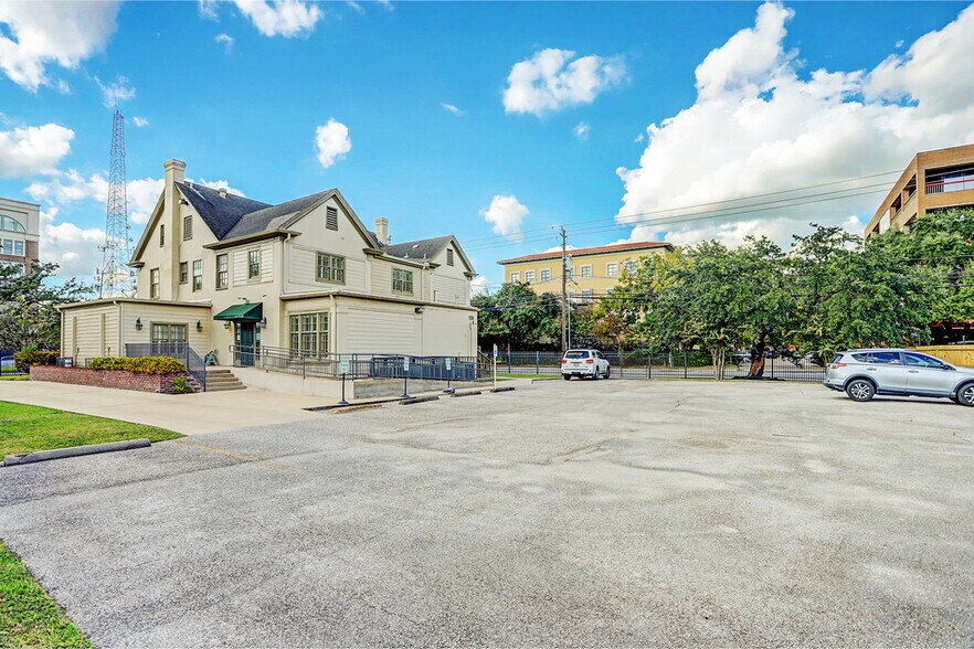 More Photos Of 4301 Yoakum Blvd, Houston Office For Lease