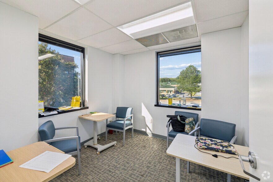 More Photos Of 6911 Laurel Bowie Rd, Bowie Office For Sale