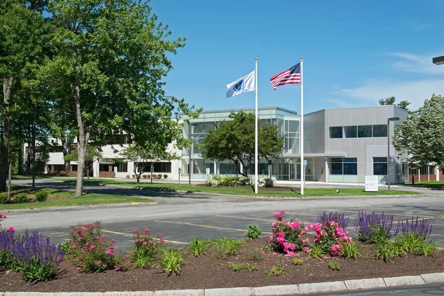 More Photos Of 5 Omni Way, Chelmsford Flex For Lease