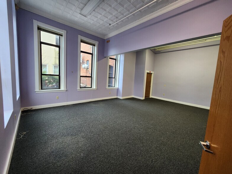 More Photos Of 253-255 Main St, Webster Loft Creative Space For Lease